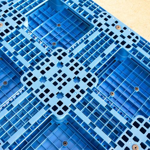 大量供应新疆1111平板田字塑料托盘仓库货物塑料隔板工厂运输塑料托板